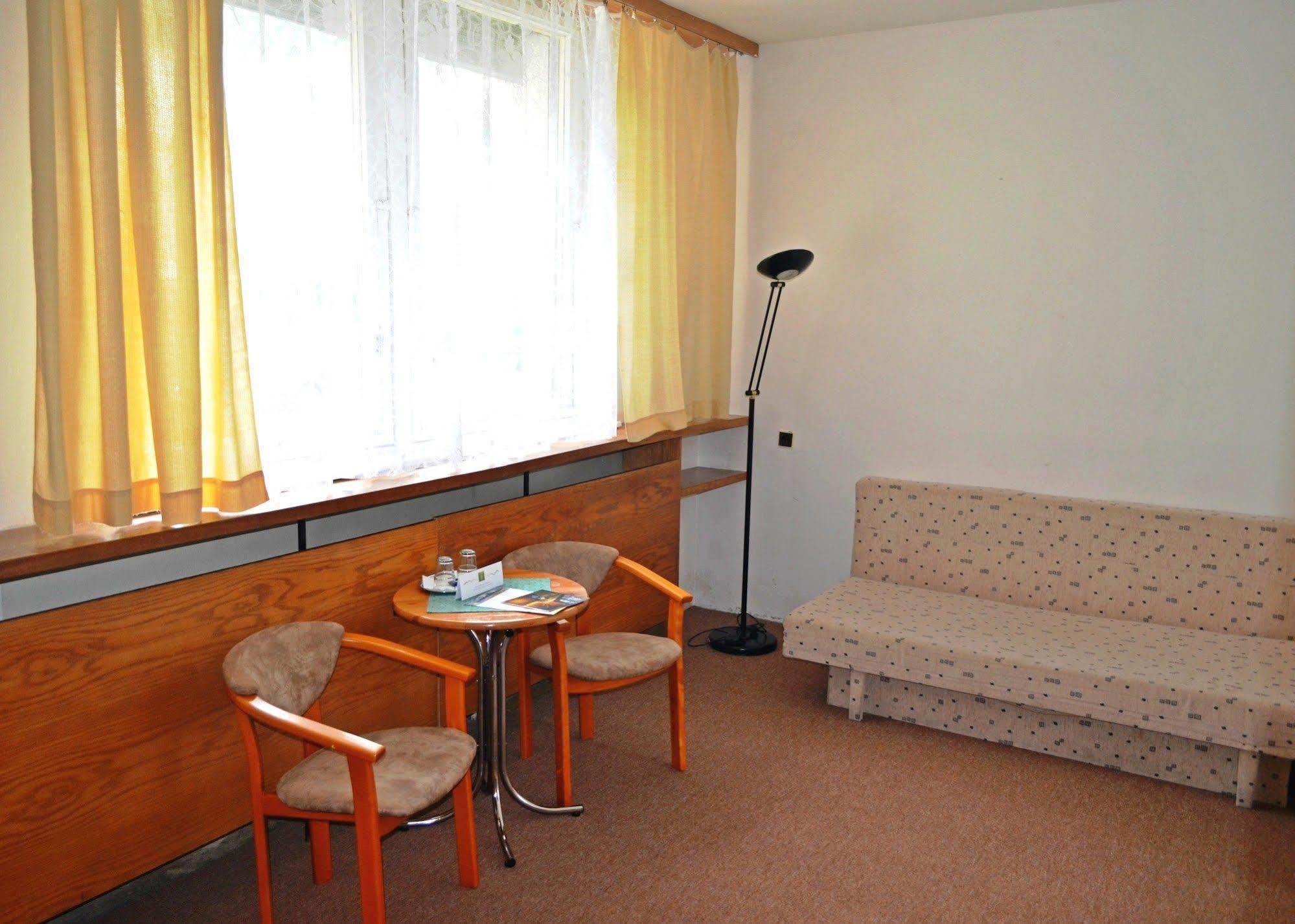 Bungalovy Fis Economy Villa Strbske Pleso Ngoại thất bức ảnh