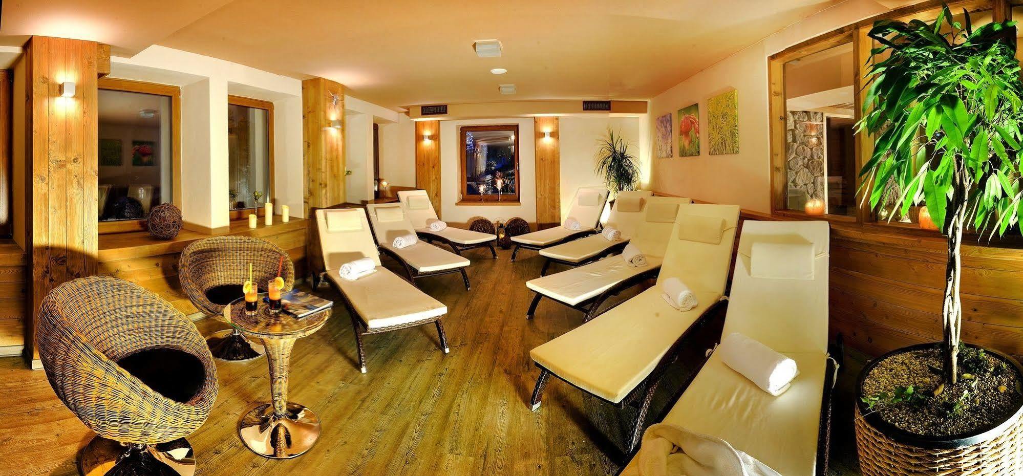 Bungalovy Fis Economy Villa Strbske Pleso Ngoại thất bức ảnh